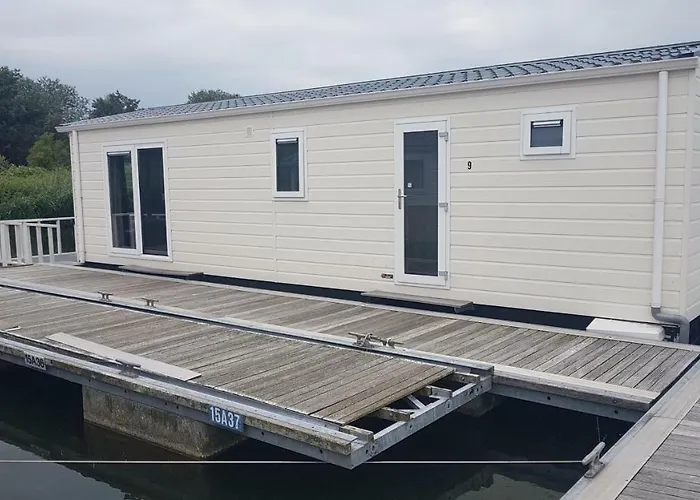 Bestmarine Waterchalets Flevo Marina