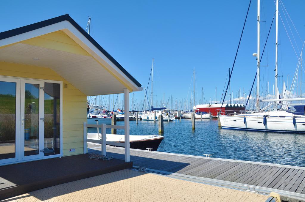 Bestmarine Waterchalets Flevo Marina Chalet Lelystad