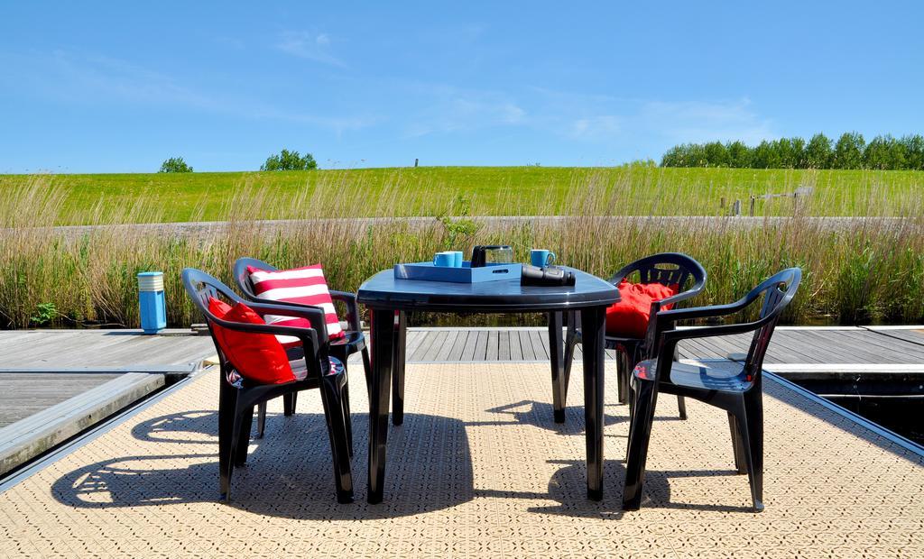 Bestmarine Waterchalets Flevo Marina Chalet Lelystad