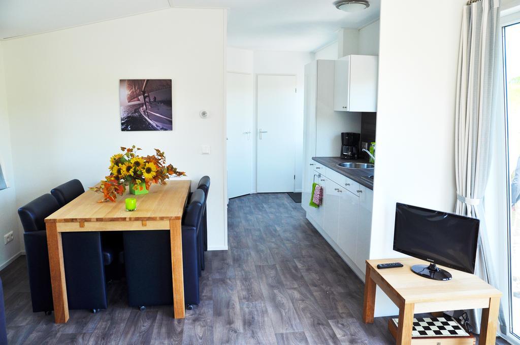Chalet Bestmarine Waterchalets Flevo Marina