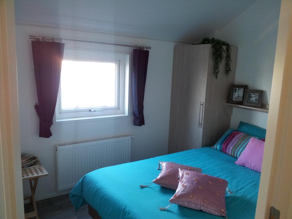 Bestmarine Waterchalets Flevo Marina Chalet Lelystad