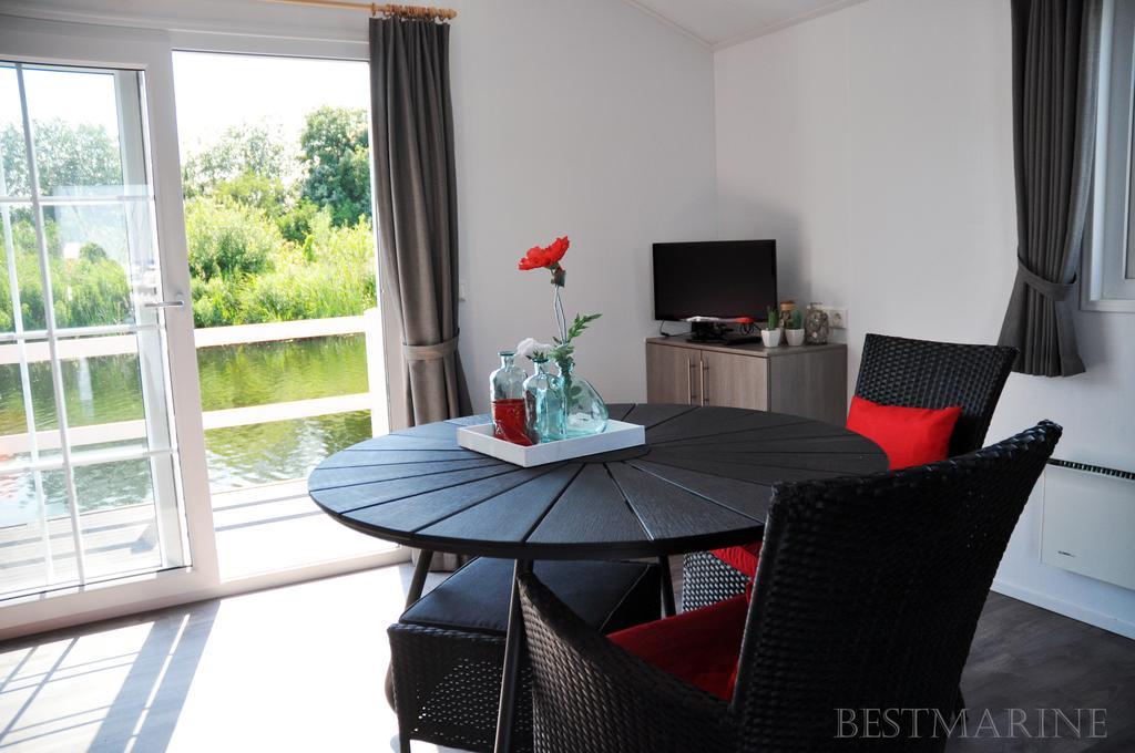 Bestmarine Waterchalets Flevo Marina * Lelystad