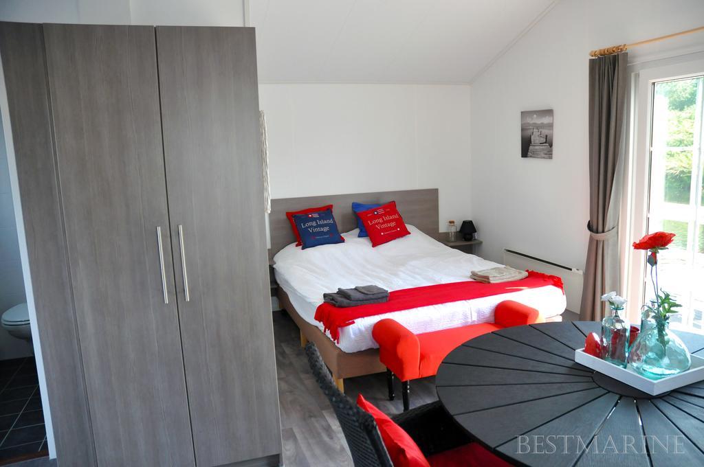 Bestmarine Waterchalets Flevo Marina Lelystad