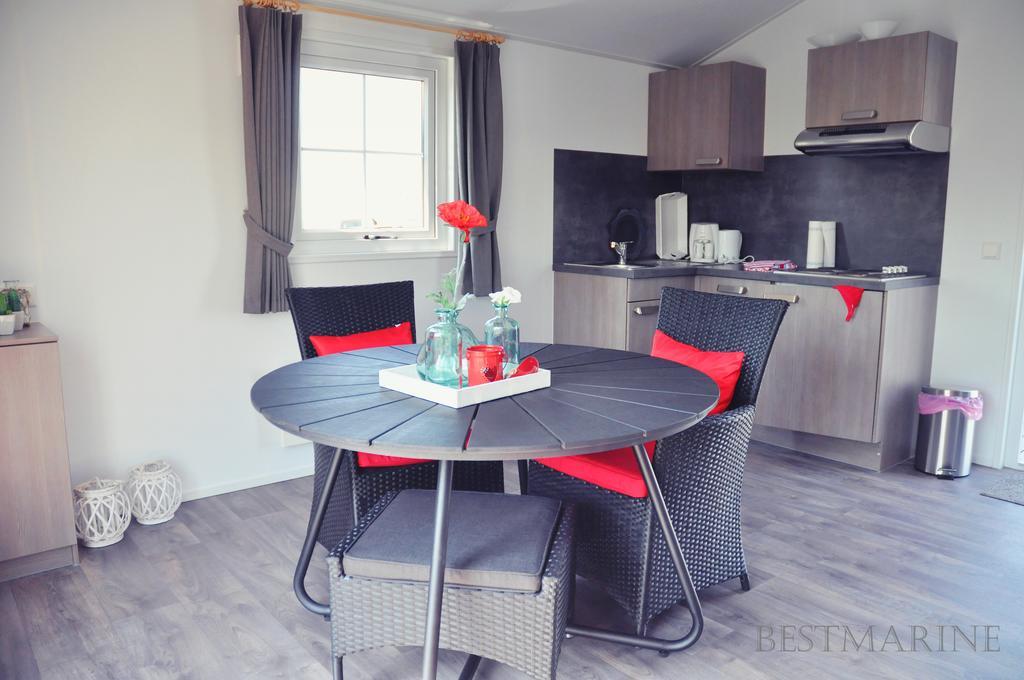 Chalet Bestmarine Waterchalets Flevo Marina *