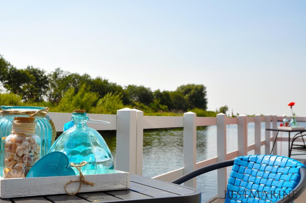 Bestmarine Waterchalets Flevo Marina Chalet Lelystad