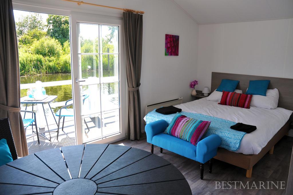 Bestmarine Waterchalets Flevo Marina *