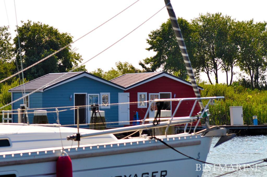 Bestmarine Waterchalets Flevo Marina Chalet *