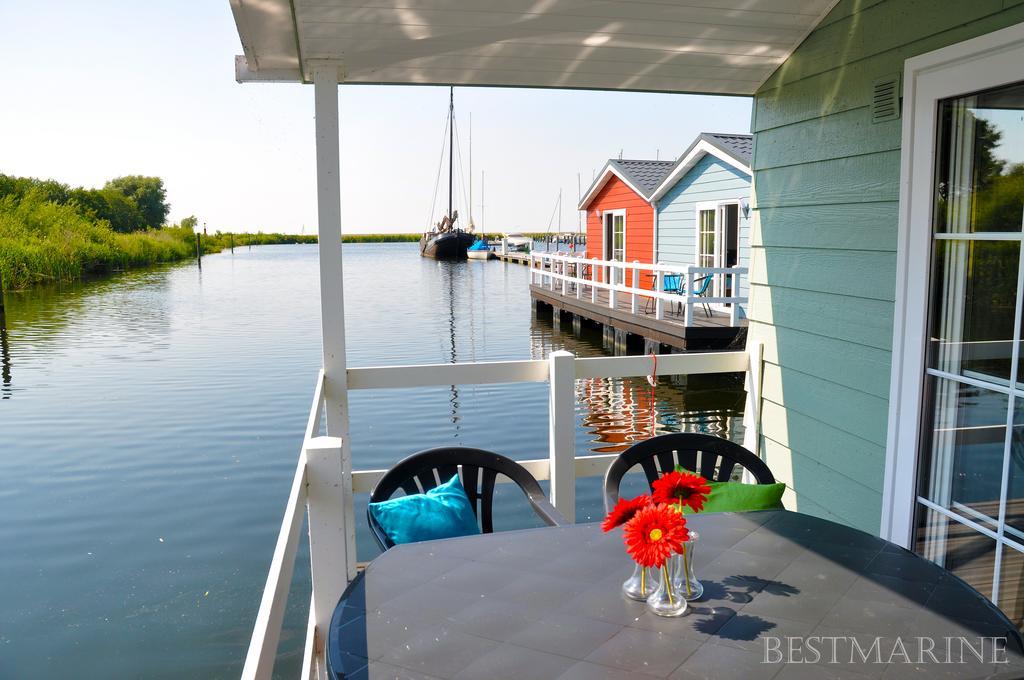 Bestmarine Waterchalets Flevo Marina Chalet *