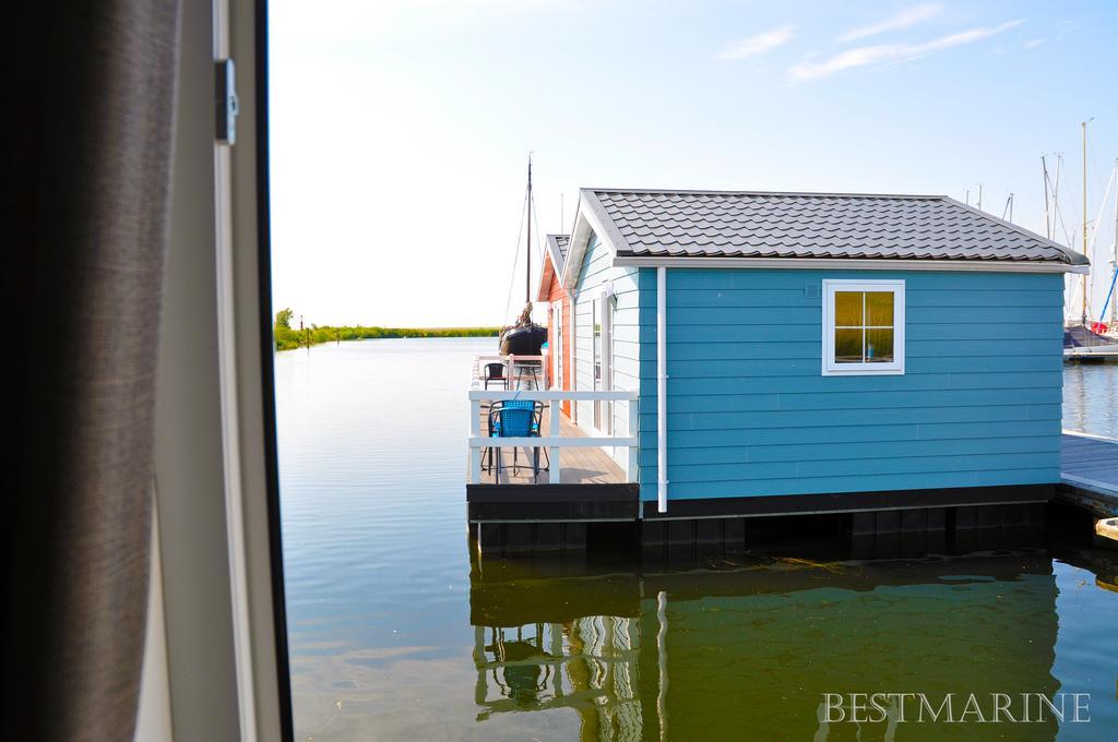 Chalet Bestmarine Waterchalets Flevo Marina