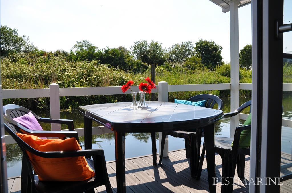 Bestmarine Waterchalets Flevo Marina Chalet