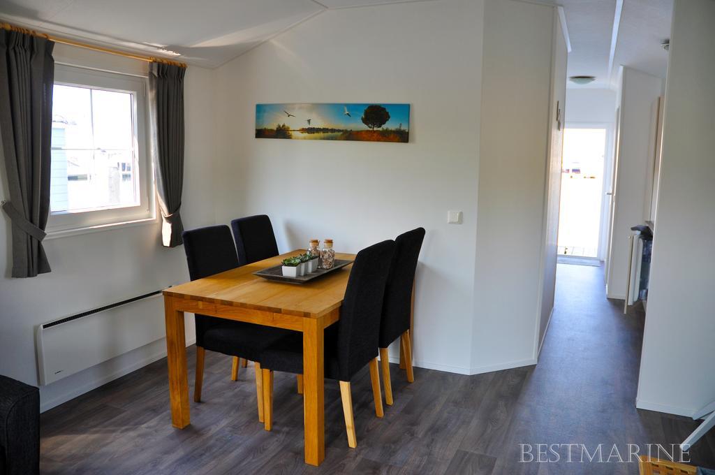 Bestmarine Waterchalets Flevo Marina Chalet *