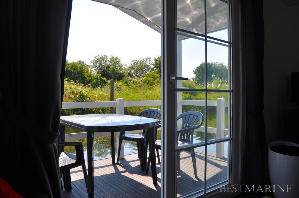 Bestmarine Waterchalets Flevo Marina Chalet *