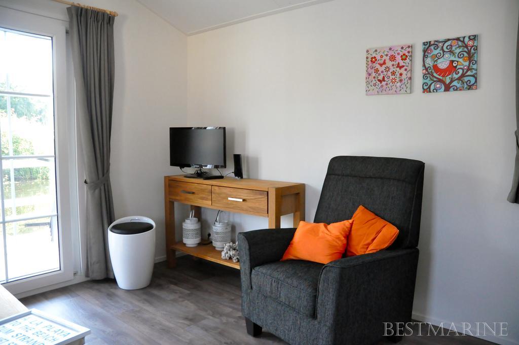 Bestmarine Waterchalets Flevo Marina Chalet Lelystad