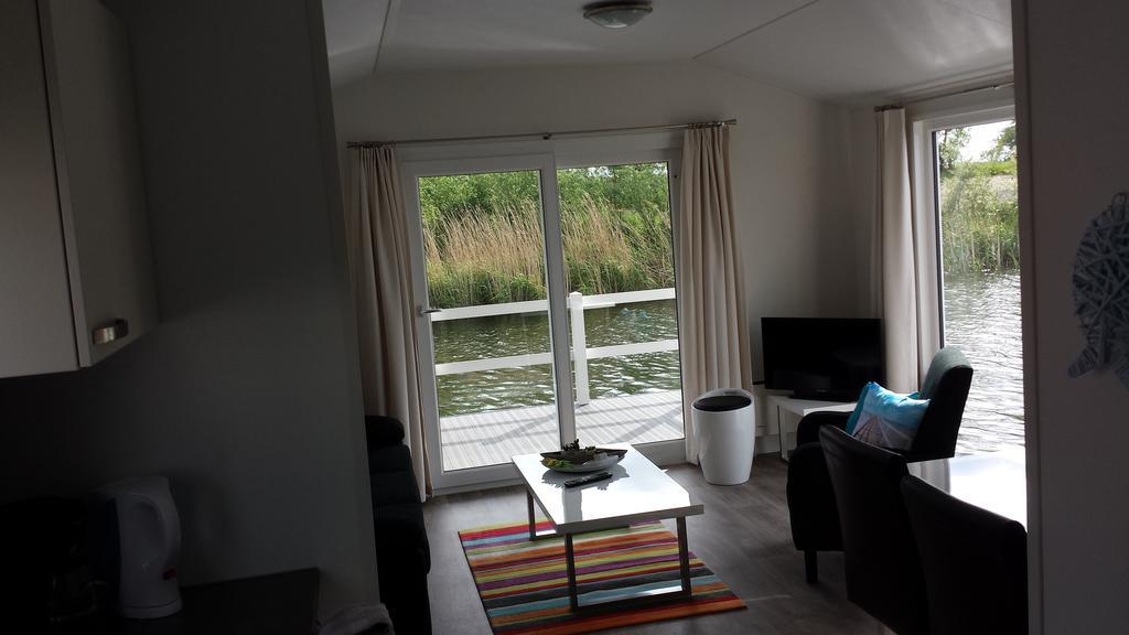 Chalet Bestmarine Waterchalets Flevo Marina *