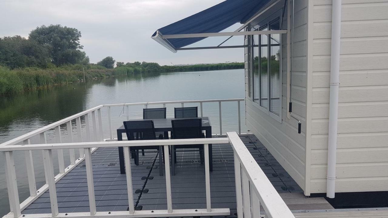 Chalet Bestmarine Waterchalets Flevo Marina Lelystad