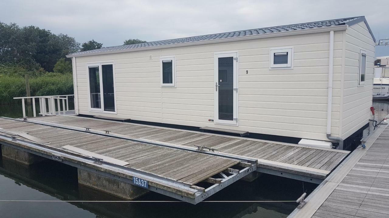 Bestmarine Waterchalets Flevo Marina Chalet *