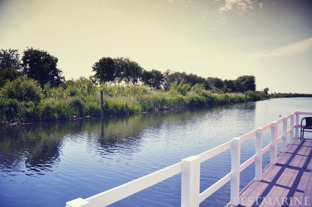 Bestmarine Waterchalets Flevo Marina